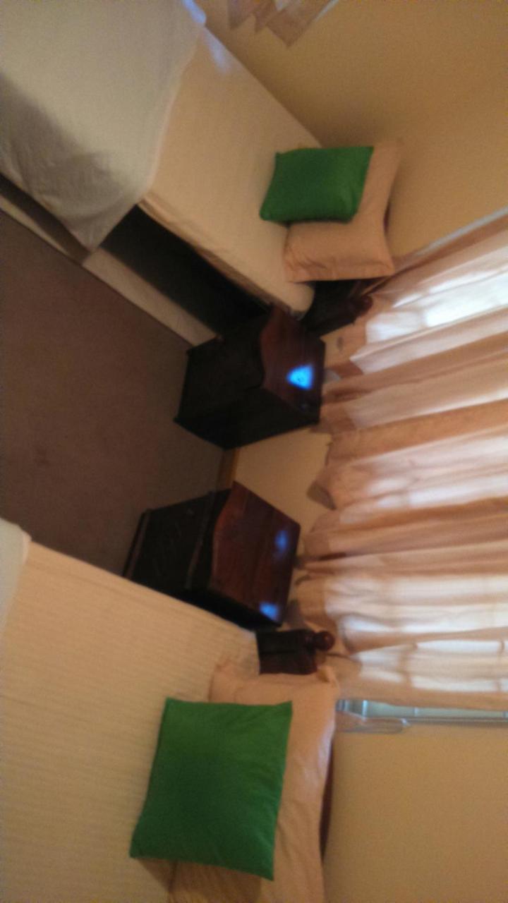 Standard Twin Room with Garden View